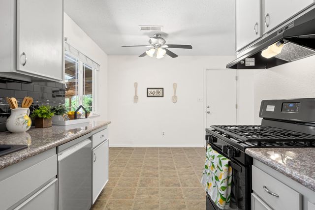 861 Live Oak Way, Auburn, CA 95603