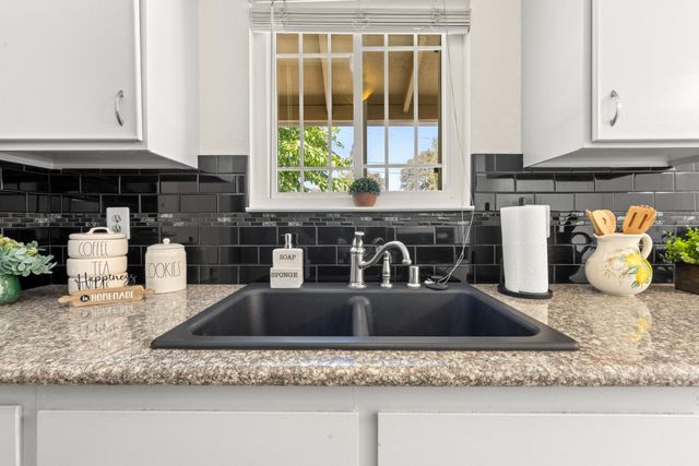 861 Live Oak Way, Auburn, CA 95603