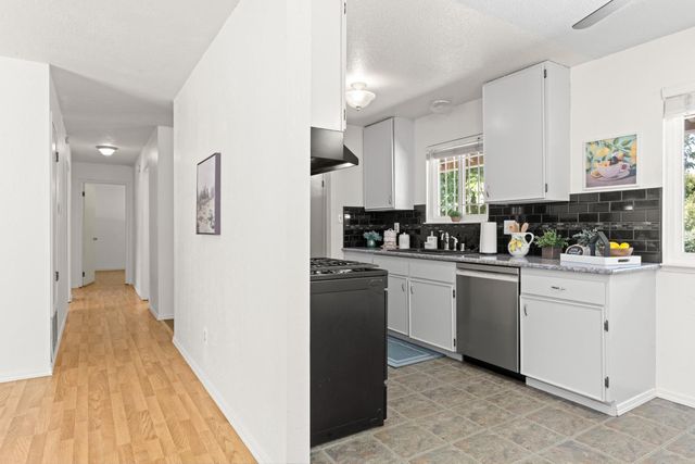 861 Live Oak Way, Auburn, CA 95603