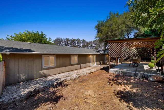 861 Live Oak Way, Auburn, CA 95603