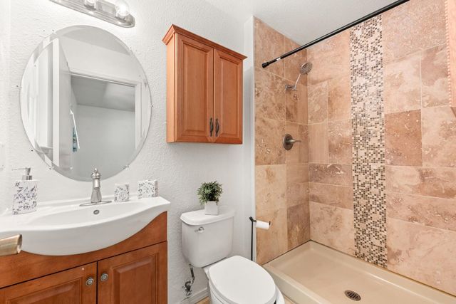 861 Live Oak Way, Auburn, CA 95603