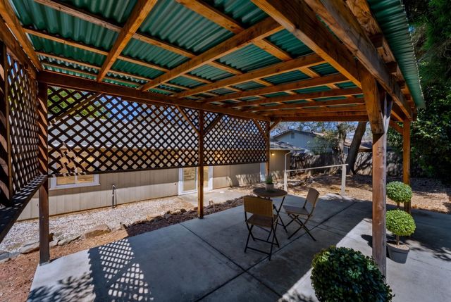 861 Live Oak Way, Auburn, CA 95603