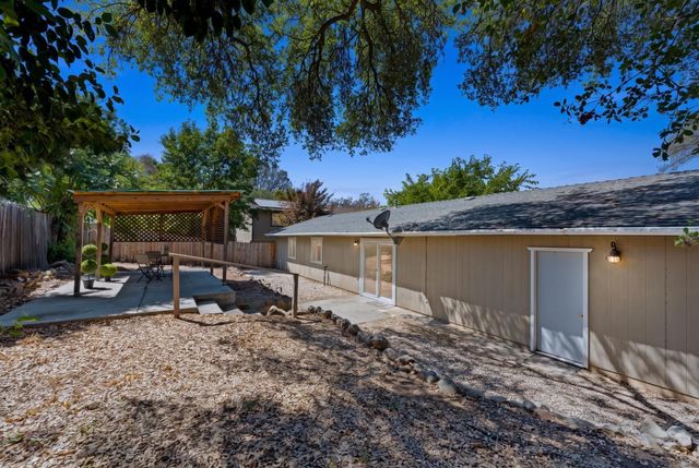 861 Live Oak Way, Auburn, CA 95603