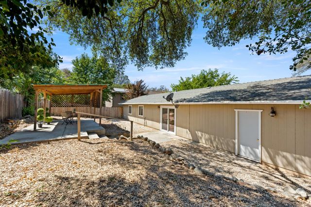 861 Live Oak Way, Auburn, CA 95603