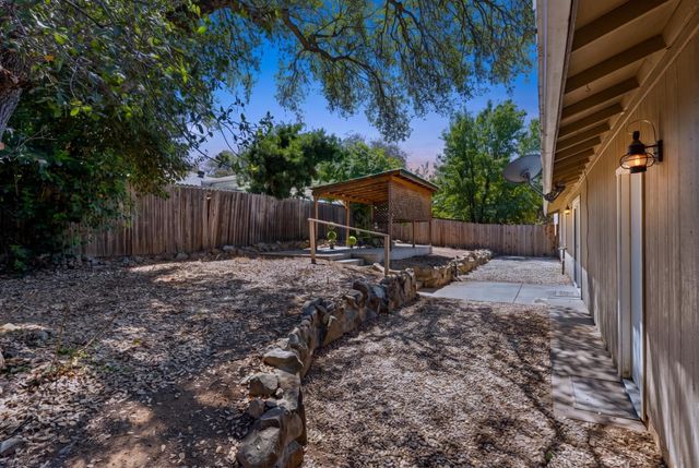861 Live Oak Way, Auburn, CA 95603