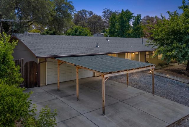 861 Live Oak Way, Auburn, CA 95603