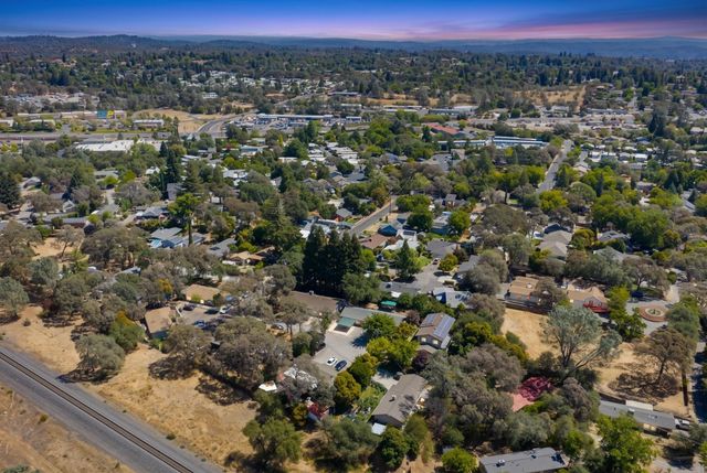 861 Live Oak Way, Auburn, CA 95603