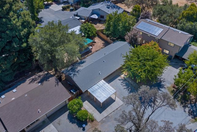 861 Live Oak Way, Auburn, CA 95603
