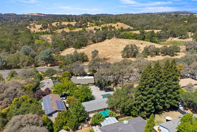 861 Live Oak Way, Auburn, CA 95603