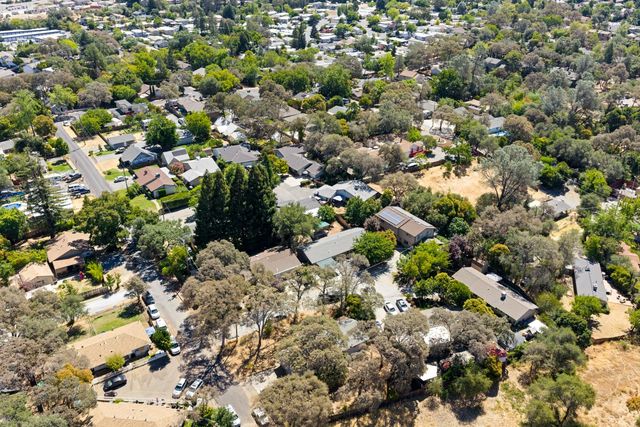 861 Live Oak Way, Auburn, CA 95603