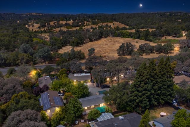 861 Live Oak Way, Auburn, CA 95603