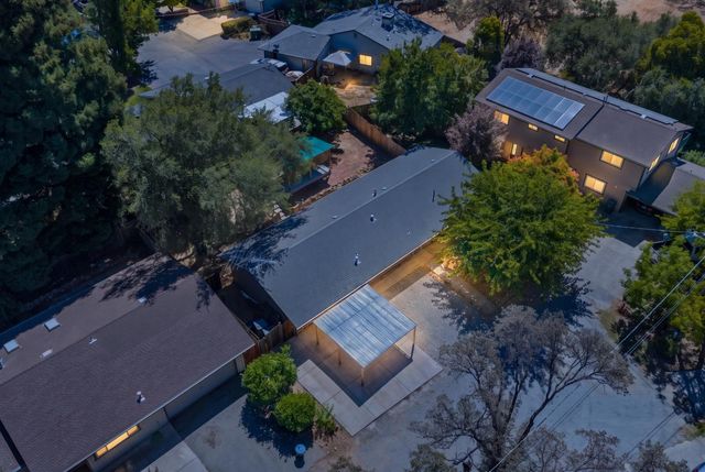 861 Live Oak Way, Auburn, CA 95603