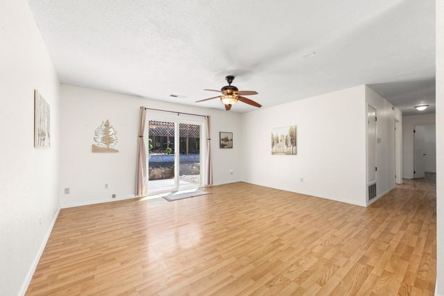 861 Live Oak Way, Auburn, CA 95603