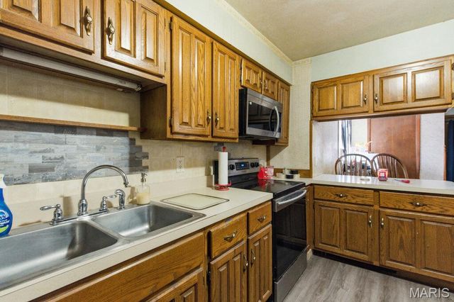 1913 Park Avenue, St Charles, MO 63301