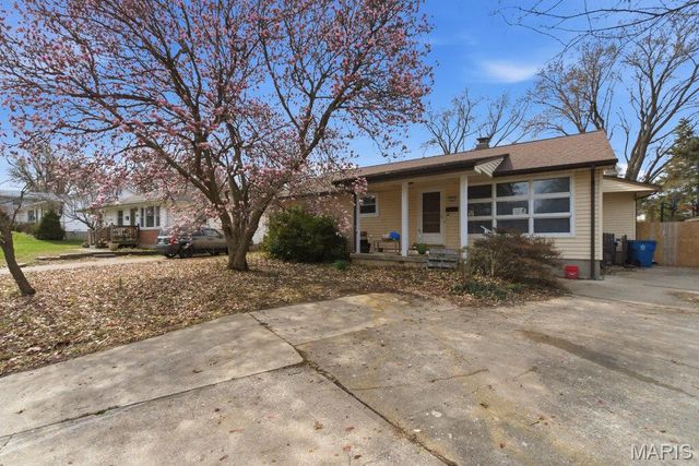 1913 Park Avenue, St Charles, MO 63301