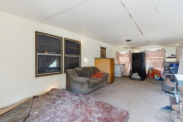 1913 Park Avenue, St Charles, MO 63301