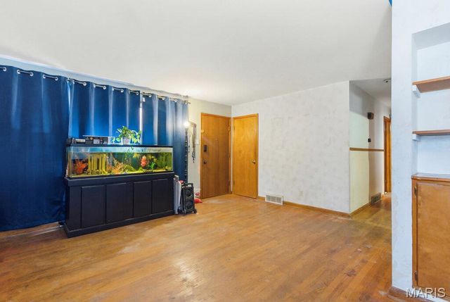 1913 Park Avenue, St Charles, MO 63301