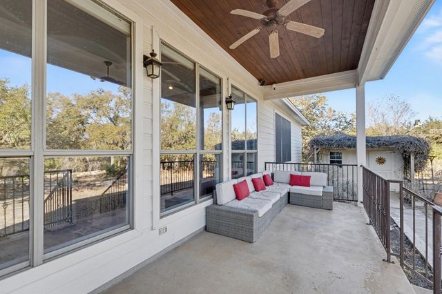 301 Sundance TRL, Dripping Springs, TX 78620
