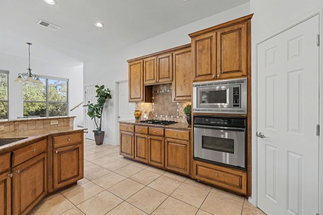 301 Sundance TRL, Dripping Springs, TX 78620