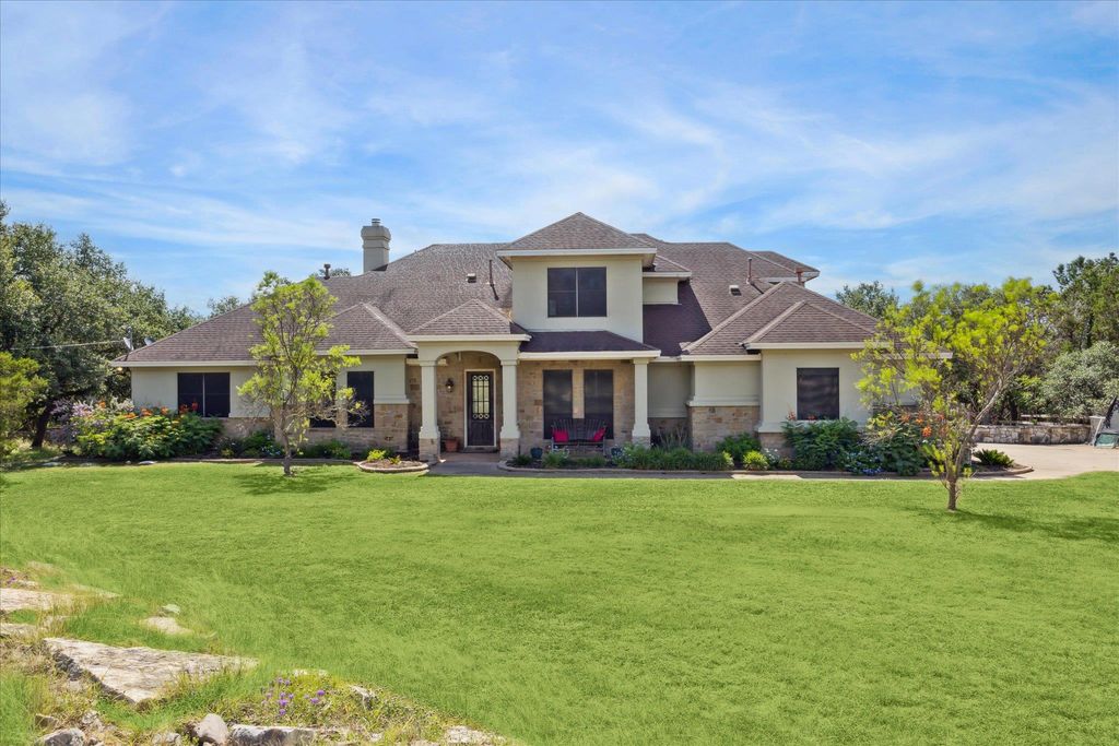 301 Sundance TRL, Dripping Springs, TX 78620