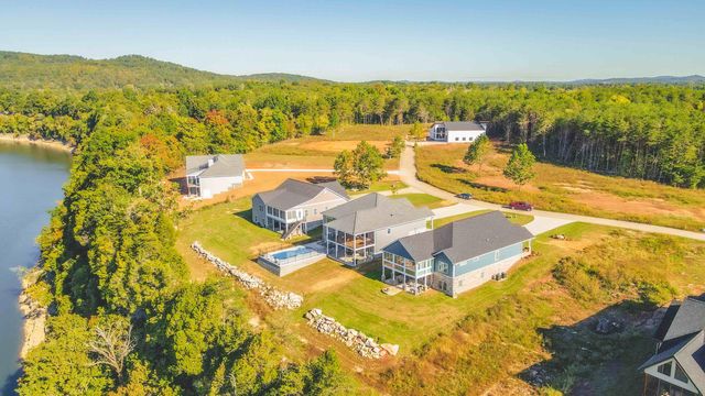 269 W Canterbury, Bronston, KY 42518