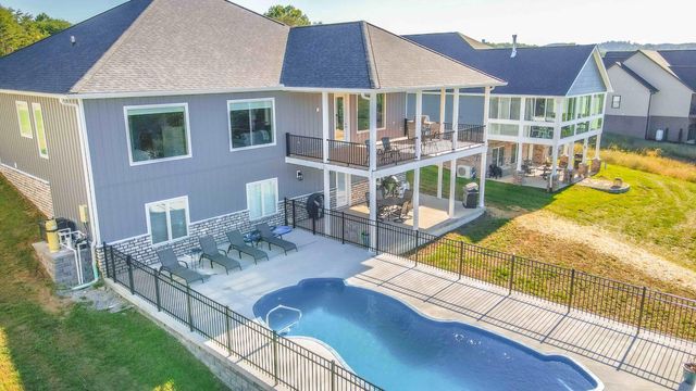 269 W Canterbury, Bronston, KY 42518