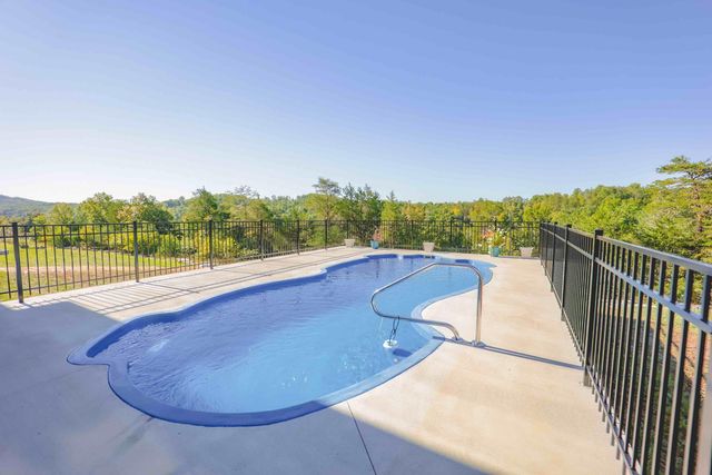 269 W Canterbury, Bronston, KY 42518