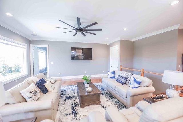 269 W Canterbury, Bronston, KY 42518