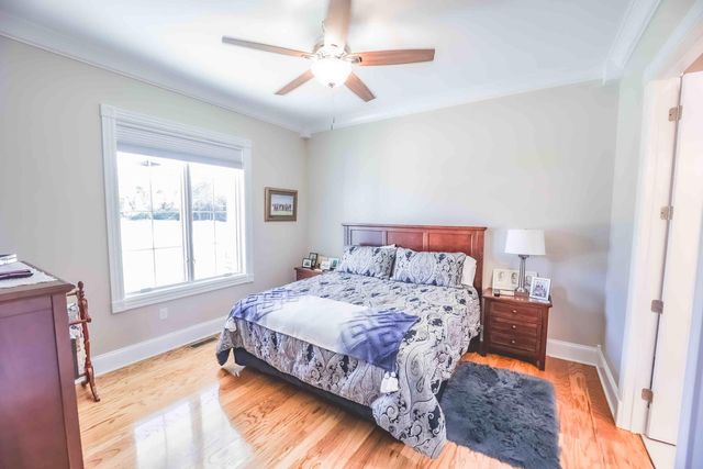 269 W Canterbury, Bronston, KY 42518