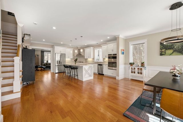 40 Grove St 1, Waltham, MA 02453