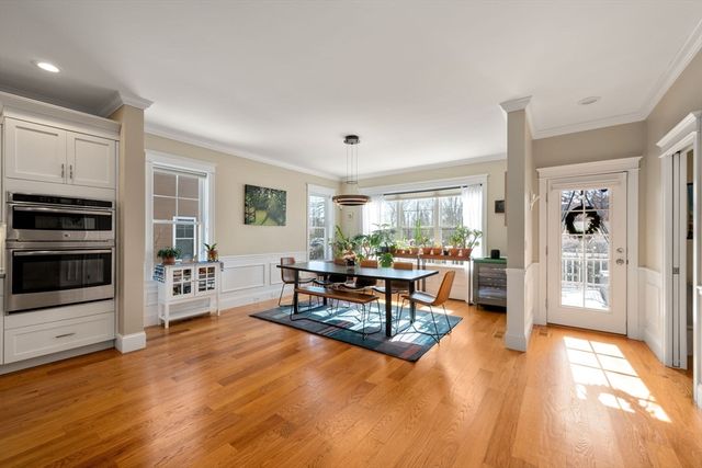 40 Grove St 1, Waltham, MA 02453