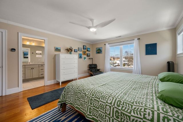 40 Grove St 1, Waltham, MA 02453