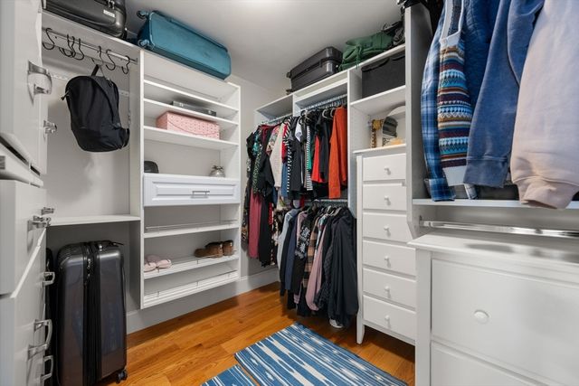 40 Grove St 1, Waltham, MA 02453