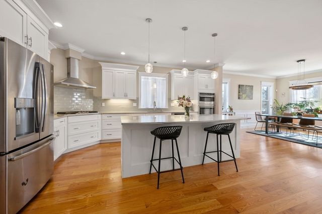 40 Grove St 1, Waltham, MA 02453