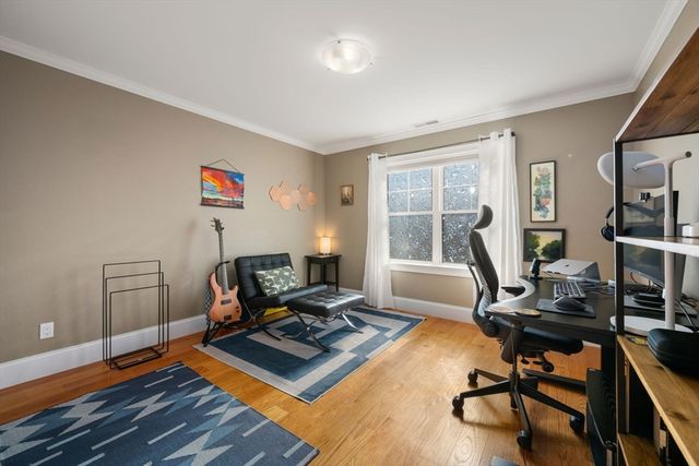 40 Grove St 1, Waltham, MA 02453