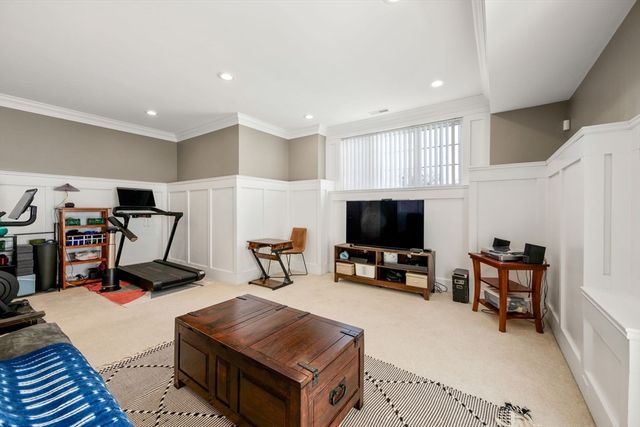 40 Grove St 1, Waltham, MA 02453