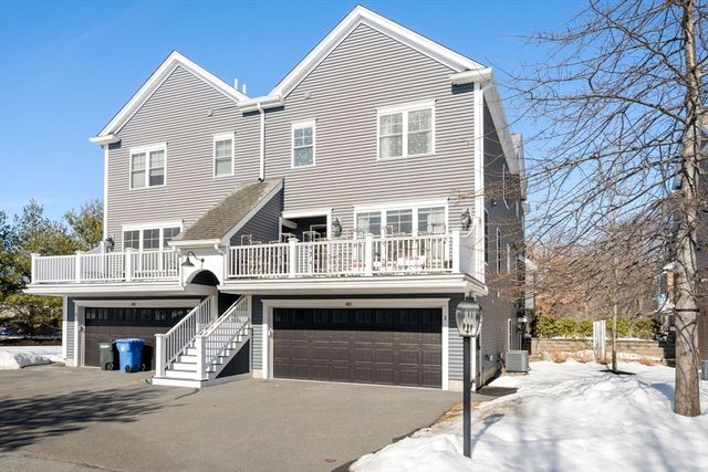 40 Grove St 1, Waltham, MA 02453