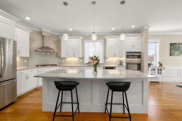 40 Grove St 1, Waltham, MA 02453