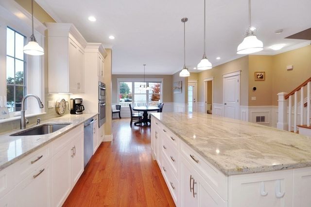 40 Grove St 1, Waltham, MA 02453