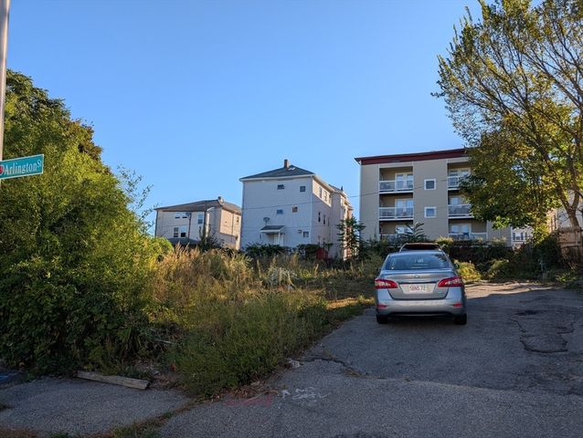 1 Arlington St, Worcester, MA 01604