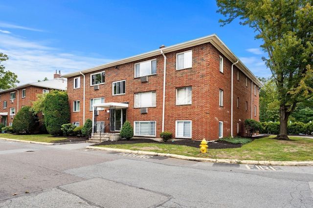 3 Albert Dr 11, Woburn, MA 01801