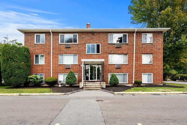3 Albert Dr 11, Woburn, MA 01801