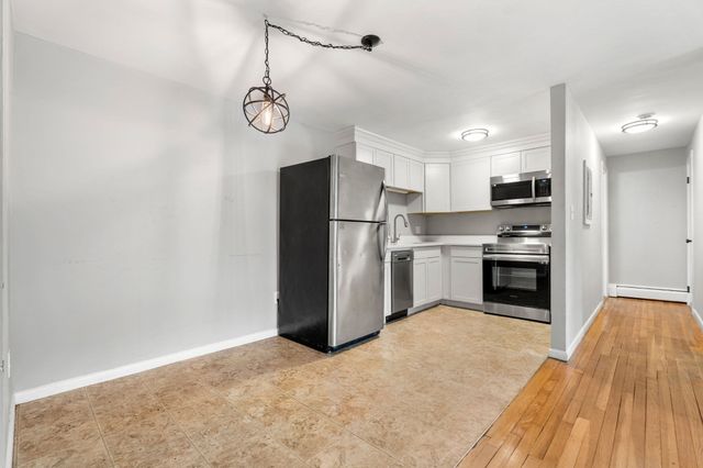 3 Albert Dr 11, Woburn, MA 01801