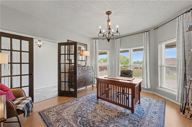 2612 W Chateau Drive, Rogers, AR 72758