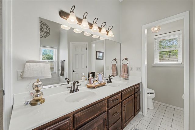 2612 W Chateau Drive, Rogers, AR 72758