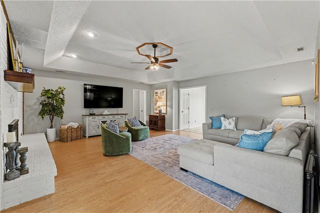 2612 W Chateau Drive, Rogers, AR 72758