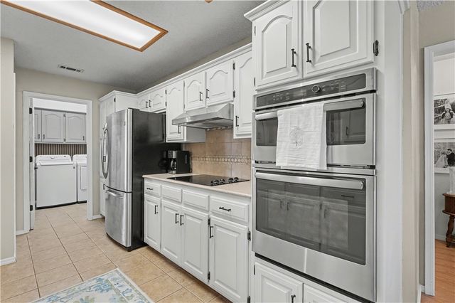 2612 W Chateau Drive, Rogers, AR 72758