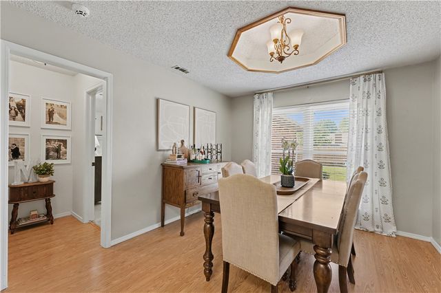 2612 W Chateau Drive, Rogers, AR 72758