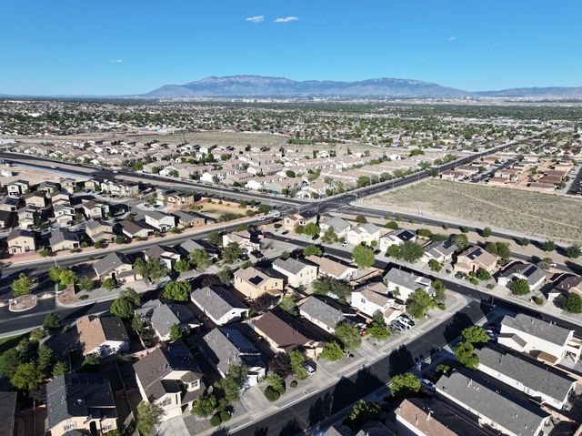 9808 MORNING SUN Trail SW, Albuquerque, NM 87121