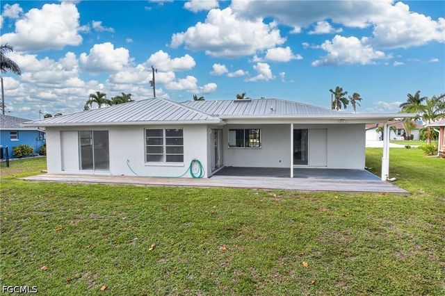 2031 SE 25th LN, Cape Coral, FL 33904